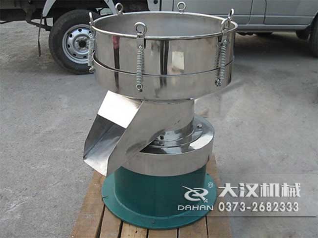 涂料振动筛由：框体，振动斗，出料口，振动电机底座等部件组成